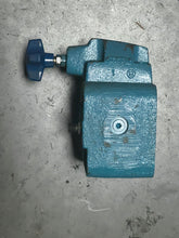 Load image into Gallery viewer, Vickers CG-10-B-30 Pressure Relief Valve 590958
