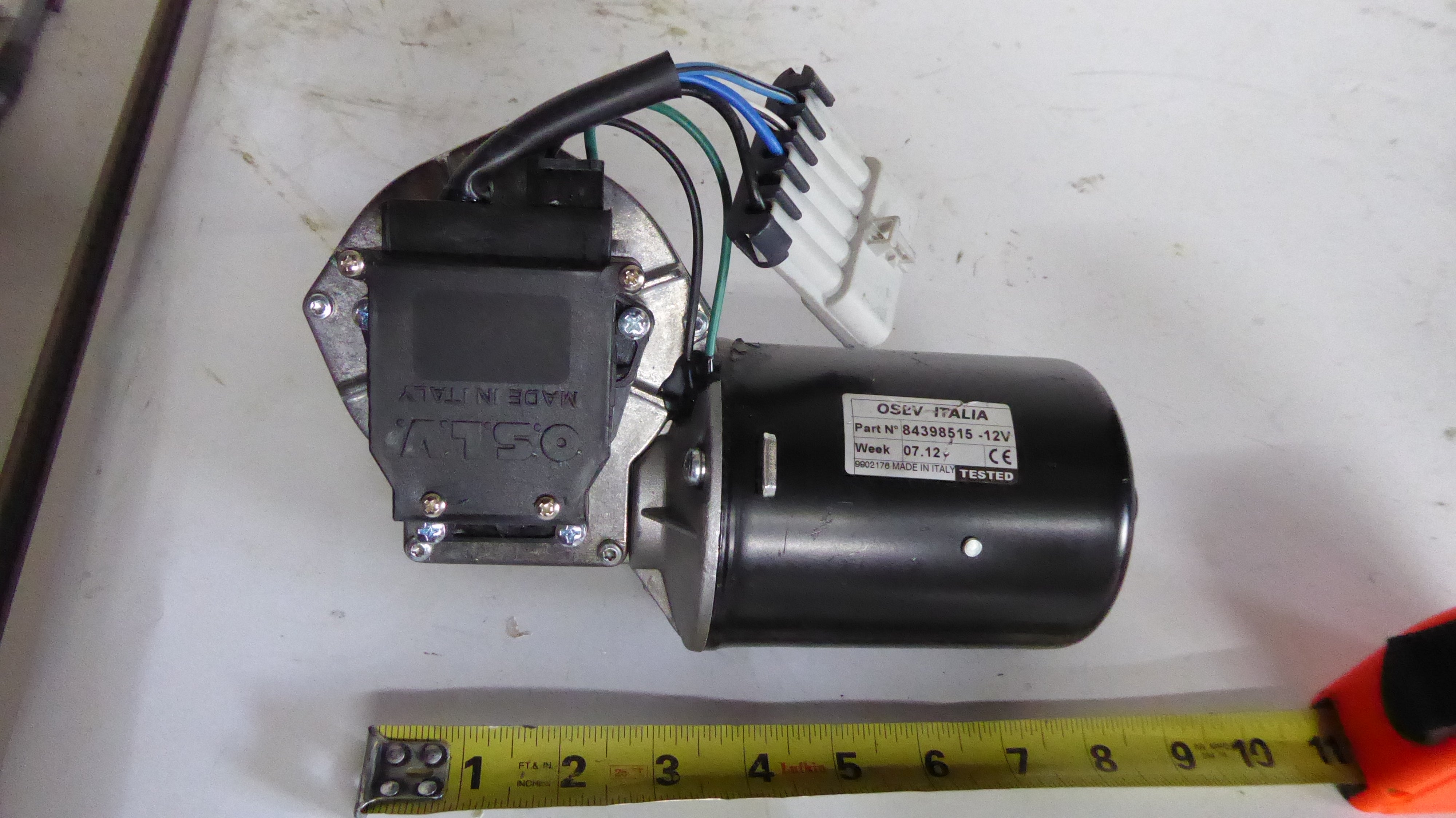 CNH 84398515 12-Volt Wiper Motor – swedincompany