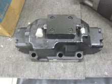 Load image into Gallery viewer, INTERNATIONAL DG08-OC-E-10 DIRECTIONAL VALVE
