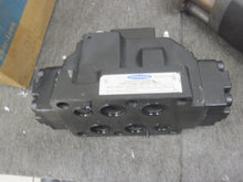 Load image into Gallery viewer, INTERNATIONAL DG08-OC-E-10 DIRECTIONAL VALVE
