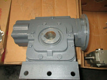 Load image into Gallery viewer, Winsmith 930MSRE061X0FA Speed Reducer Angle New