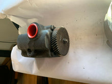Load image into Gallery viewer, Equipment Oil Pump Cat Cummins Stamped CAL-8, Gear Pump, Steering Pump