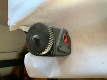 Load image into Gallery viewer, Equipment Oil Pump Cat Cummins Stamped CAL-8, Gear Pump, Steering Pump
