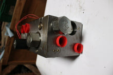 Load image into Gallery viewer, Hydraforce 92-07004 Solenoid Valve and manifold New