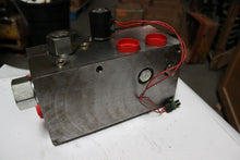 Load image into Gallery viewer, Hydraforce 92-07004 Solenoid Valve and manifold New