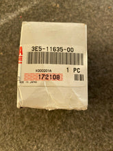 Load image into Gallery viewer, Genuine Yamaha Parts 3E5-11635-00 Piston New