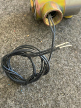 Load image into Gallery viewer, Parker V52HHB21502 Solenoid Valve New
