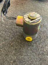 Load image into Gallery viewer, Parker V52HHB21502 Solenoid Valve New