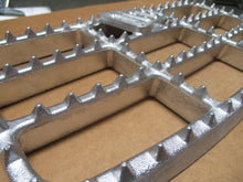 Load image into Gallery viewer, JCB 331/22800 Aluminum Step New