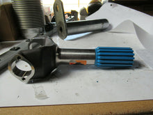 Load image into Gallery viewer, New Spicer Yoke Shaft F6-82-119-3
