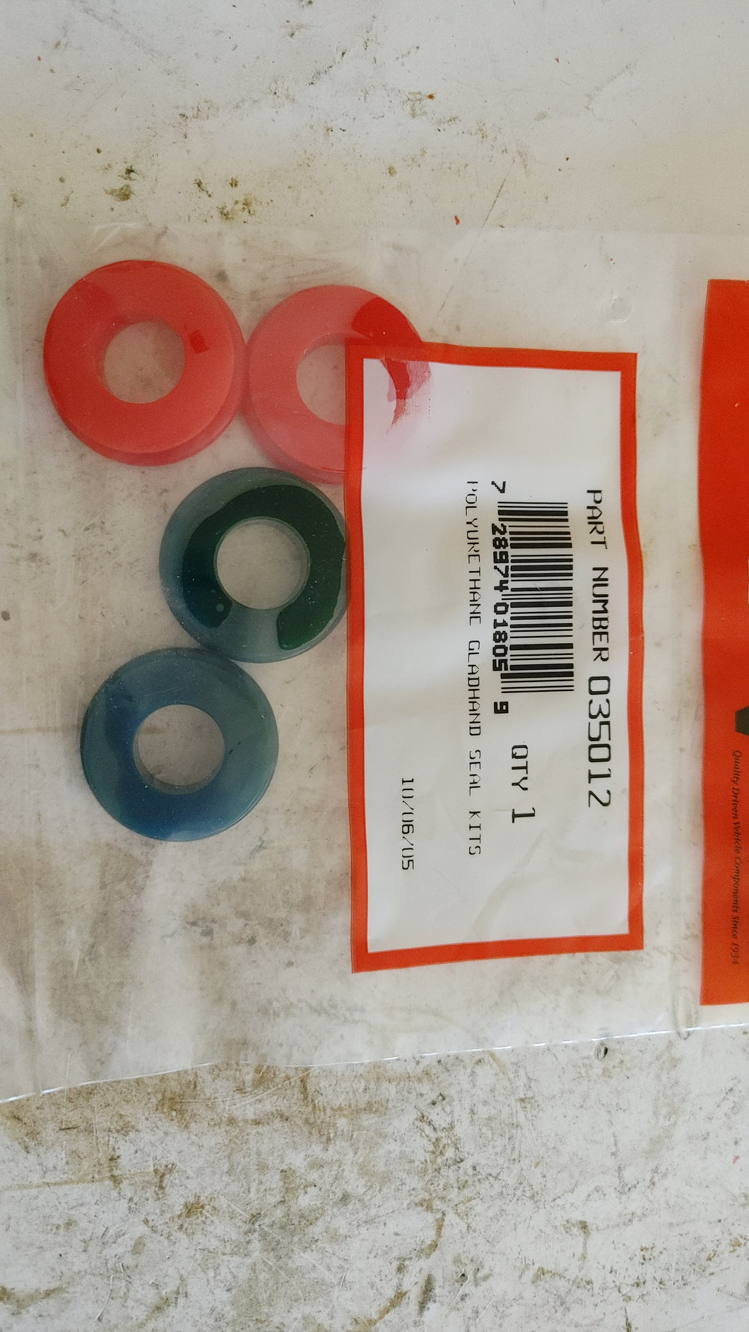 035012 - Velvac - Polyurethane Gladhand Seal Kit, 4 seals per bag, 2 red and 2 blue