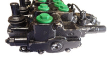 Load image into Gallery viewer, Walvoil SD6/3, P0642968, 112300111 Hydraulic Directional Control Valve