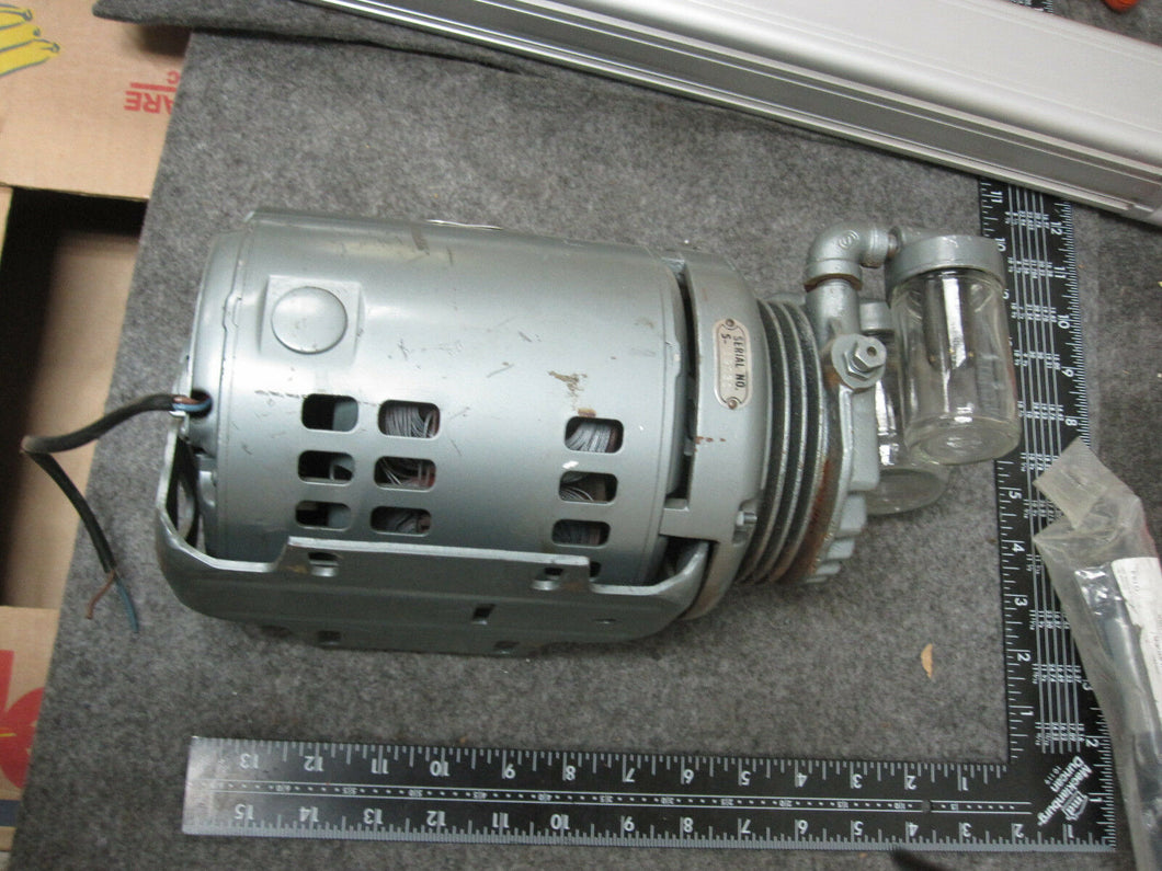 0211 - GAST - Vacuum Pump