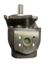 Load image into Gallery viewer, Caterpillar 9T9909 Hydraulic Pump (Broken Mount)
