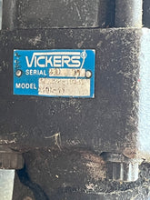 Load image into Gallery viewer, Clark 229789 Steering Cylinder w/Rod Ends Vickers 520A22-1CAXCX10N-11
