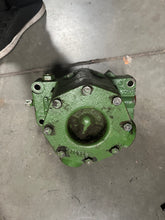 Load image into Gallery viewer, JOHN DEERE R38318 USED HYDRAULIC PUMP FOR 2030 2750 1020 2555 2020 2350 2040 2550 2755 2355
