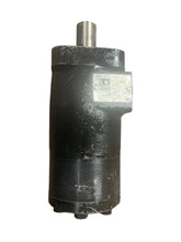 Load image into Gallery viewer, Prince Hydraulics CMM300-4RP Hydraulic Motor
