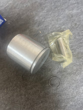 Load image into Gallery viewer, Carrier Transicold 6D43-962 Piston and Pin
