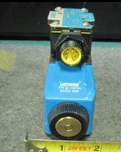 Load image into Gallery viewer, Vickers DG4V-3-0A-M-FPA5WL-H7-60-EN416 Pilot Valve
