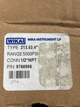 Load image into Gallery viewer, WIKA 9766906 Pressure Gauge Type 213.53 4" 5000 psi 1/2 NPT
