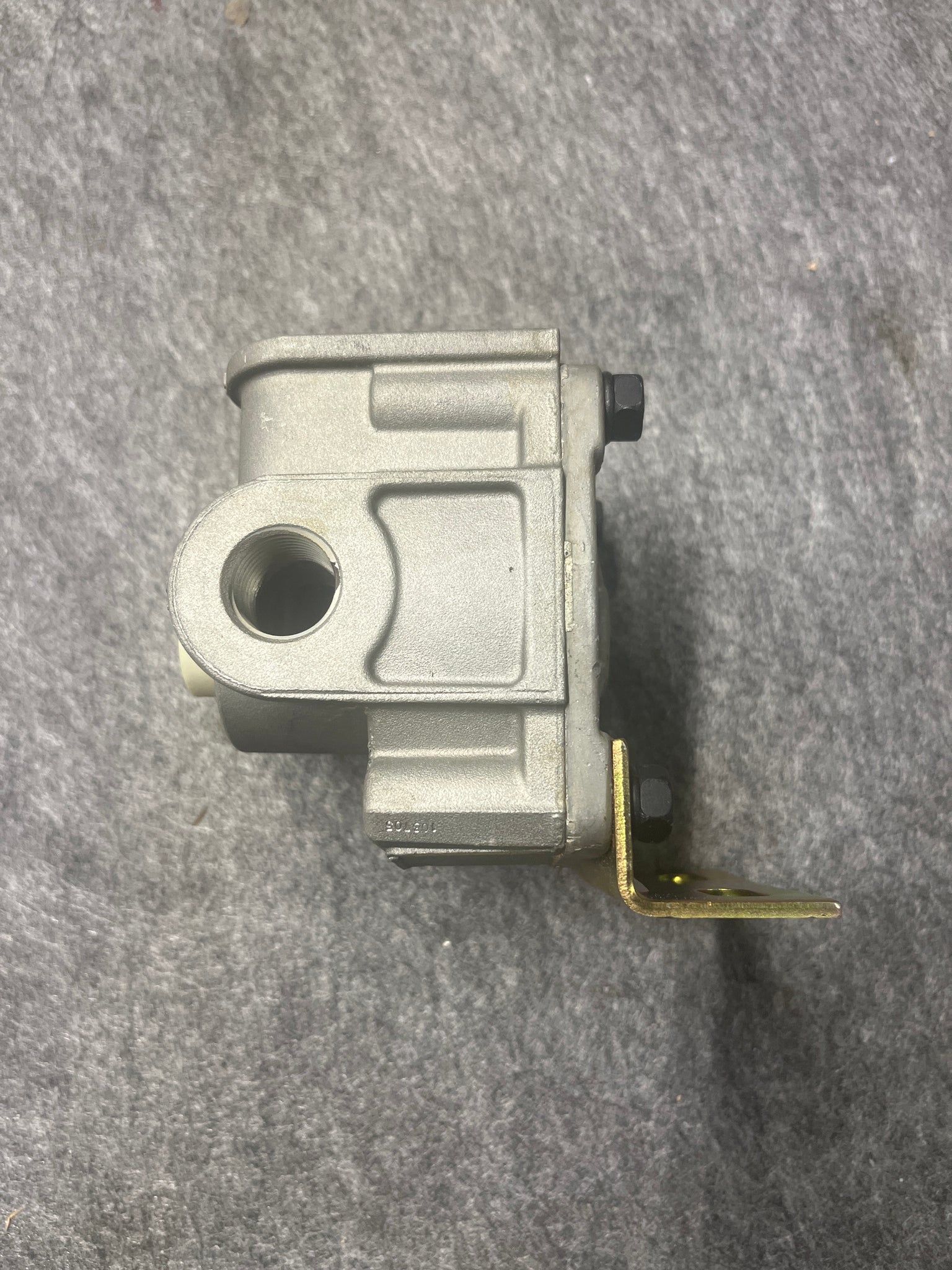 Bendix 103705 Air Brake Valve, Relay RV040 – swedincompany