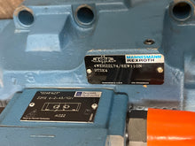 Load image into Gallery viewer, Rexroth 4WEH22L74/6EW110N-9TSK4 Directional Control Valve USED
