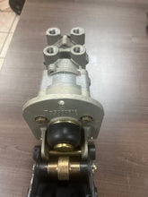 Load image into Gallery viewer, Bendix Brake 5006596 E-10 Brake Valve w/Pedal
