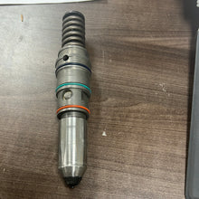 Load image into Gallery viewer, Cummins 3053124 Fuel Injector

