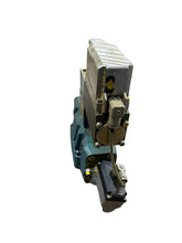 Load image into Gallery viewer, Bosch 0811404607 Used Hydraulic Control Servo Valve 0811404332
