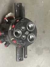 Load image into Gallery viewer, JLG 1001106975 COUPLING, ROTARY OIL 9 PORT
