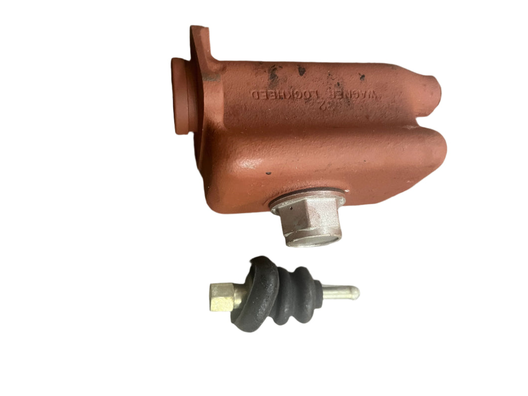 Baker 4W9686X2 Master Cylinder Replaces Case 3604AA