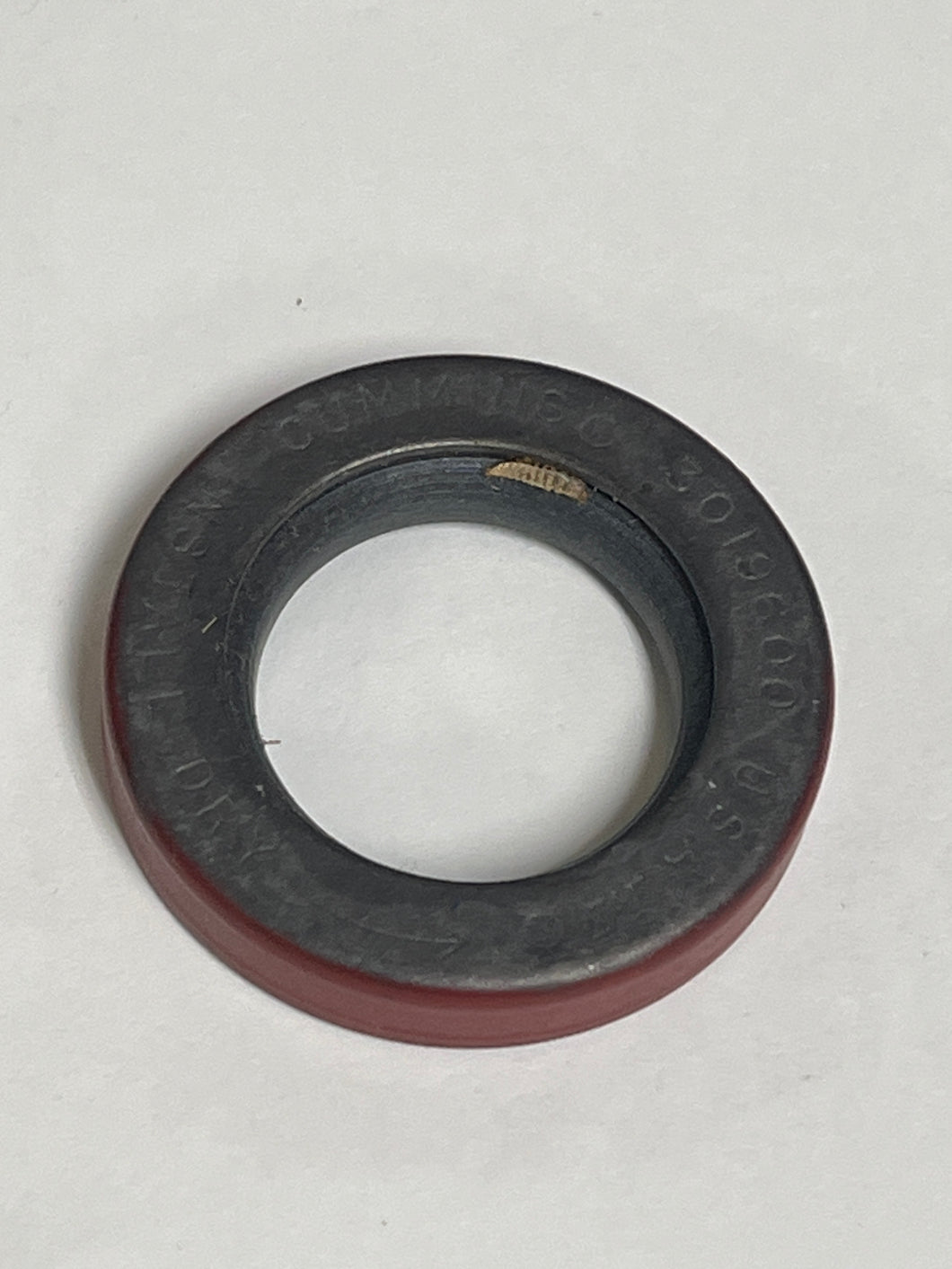 CUMMINS 3019600 OIL SEAL, WATER PUMP L10 ENGINES OEM