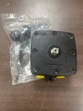 Load image into Gallery viewer, Parker PL50 Air Valve 4 Way
