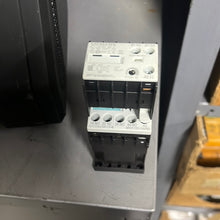 Load image into Gallery viewer, SIMENS 3RH1131-1AP60 Contactor
