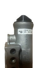 Load image into Gallery viewer, Bendix Brake 276263 D-2 Governor Valve
