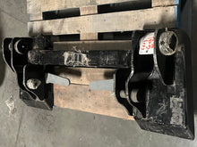 Load image into Gallery viewer, Gehl 4625 Quick Attach Coupler Plate NOS
