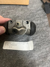 Load image into Gallery viewer, Bendix 2230700 Wheel Cylinder 2530-01-183-2718
