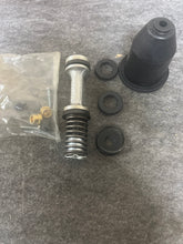 Load image into Gallery viewer, AM General 812772 Parts Kit, Hydraulic 2530-01-047-2222
