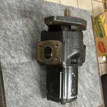 Load image into Gallery viewer, Ultra 6400-1599 Hydraulic Pump
