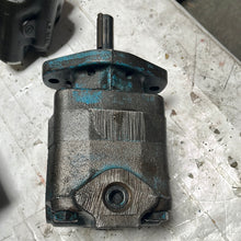 Load image into Gallery viewer, Vickers 541509C91 P/S Pump Used V20NF4D11P
