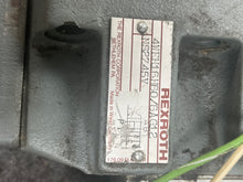 Load image into Gallery viewer, Rexroth 4WEH16H60/6AG12NS2Z45V Directional Valve 4WE6J51/AG12NZ45V
