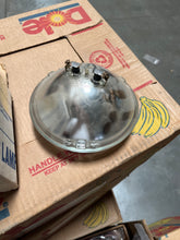 Load image into Gallery viewer, General Electric 200PAR30V Headlight, Locomotive
