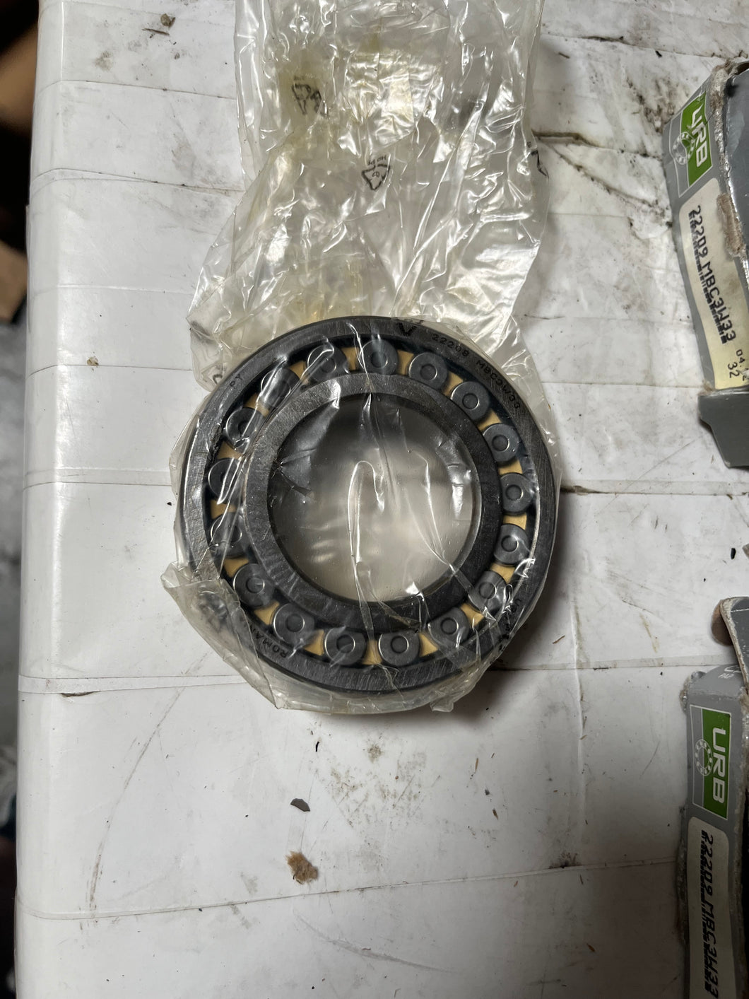 URB 22209MBC3W33 Roller Bearing