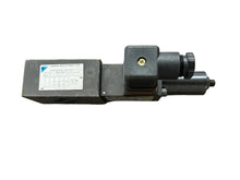 Load image into Gallery viewer, Daikin MPS-02P-1-60-CL Hydraulic Pressure Switch JPS-1-10-C
