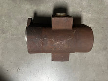 Load image into Gallery viewer, Danfoss 163D1186 Hydraulic Motor for Bobcat NOS
