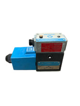 Load image into Gallery viewer, Vickers 02-149390 Pilot Valve PA5DG4S4LW-012A-H-60-S525
