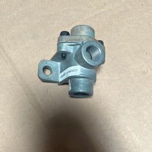 Load image into Gallery viewer, Bendix Air Brake 283321 DC-4 Double Check Valve
