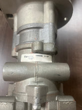 Load image into Gallery viewer, Bendix Brake 5006596 E-10 Brake Valve w/Pedal
