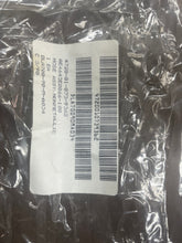 Load image into Gallery viewer, Eaton Aeroquip AE4643E0066-100 Nonmetallic Hose Assembly 4720-01-073-9362
