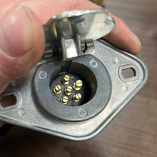 Load image into Gallery viewer, Phillips 15-600  Trailer Socket
